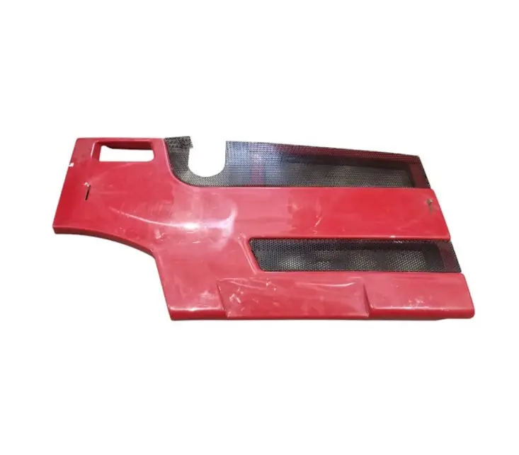 Kapoto šoninis dangtis, plastikinis deš. (seno tipo) Hood side cover, plastic R-h (old type)