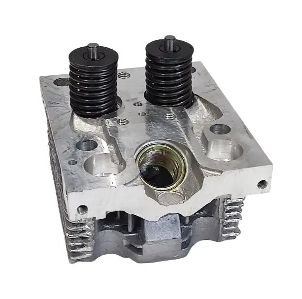 Galvutė T-25/T-40 (su vožtuvais, be pakait. žvakės) Cylinder head T-25/T-40 (with valves, w/o glow plug)